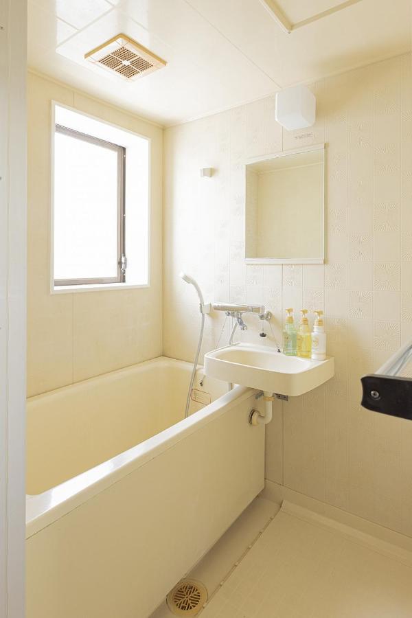 Guest House Shine Bright Fukuoka  Extérieur photo