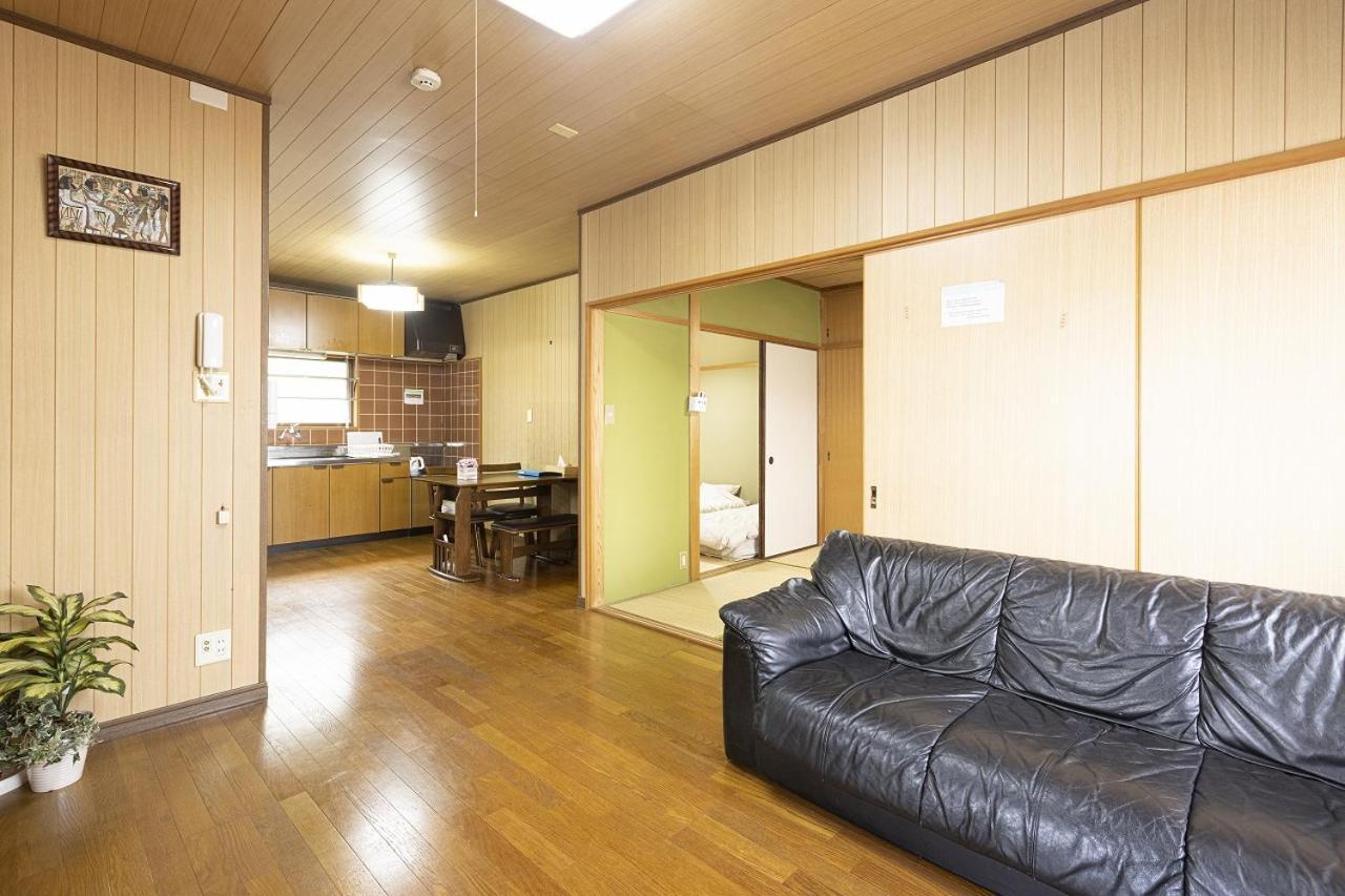 Guest House Shine Bright Fukuoka  Extérieur photo